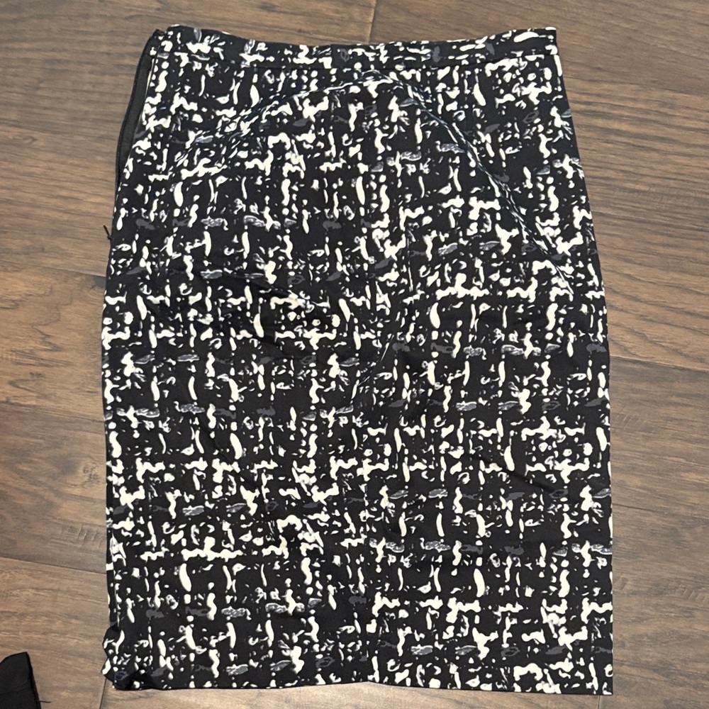 Michael Kors Black and White Pencil Skirt